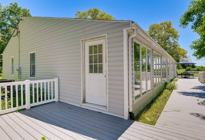 Sun Dappled Waterfront Home On Potomac River!