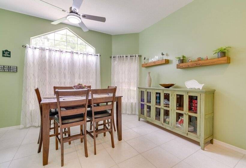 Lanai & Grill: Sunny Home Near Rainbow Springs!