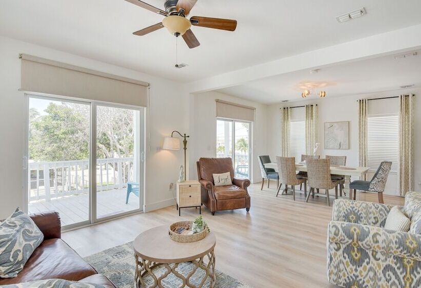 Sunny Key Largo Home W/ Golf Cart & Kayaks