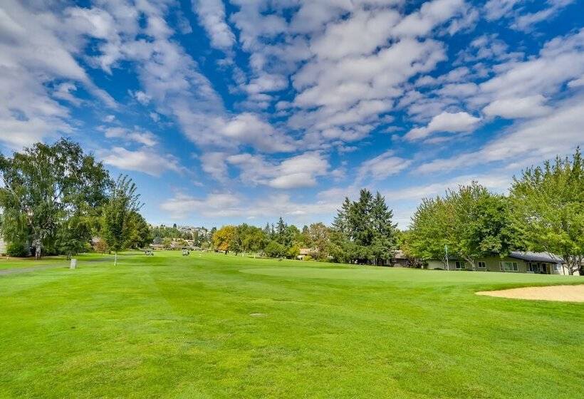 Tasteful Tualatin Home: 40 Mi To Willamette Valley