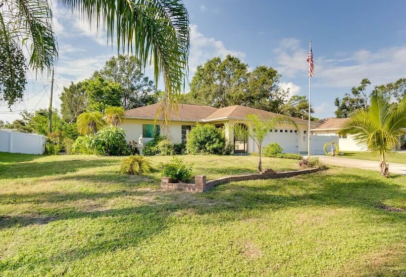 Tranquil Venice Escape W/ Private Backyard Oasis!