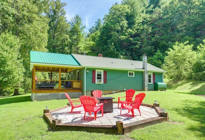 Weaverville Retreat W/ Private Hiking Trail!