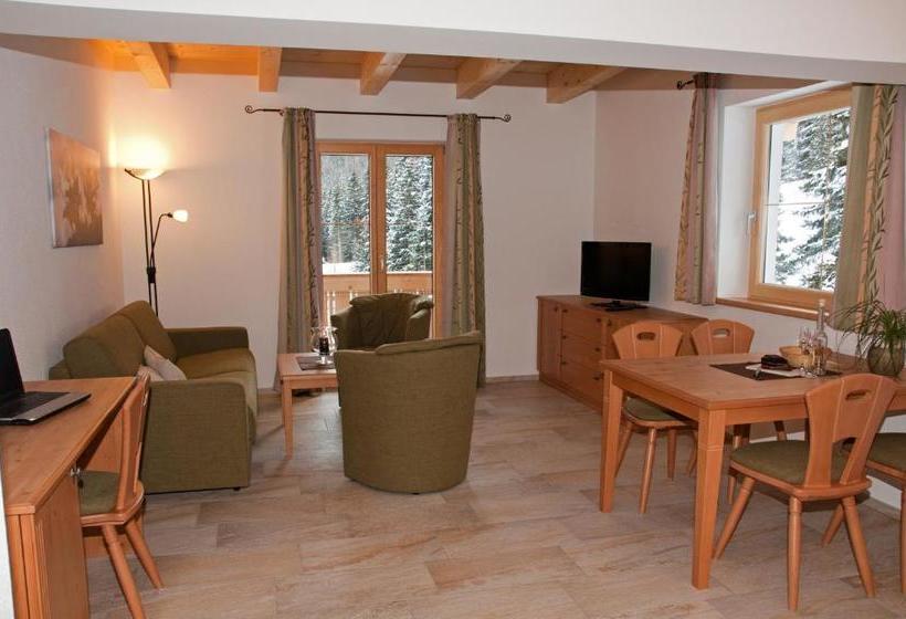 ホテル Appartements Schmalzerhof