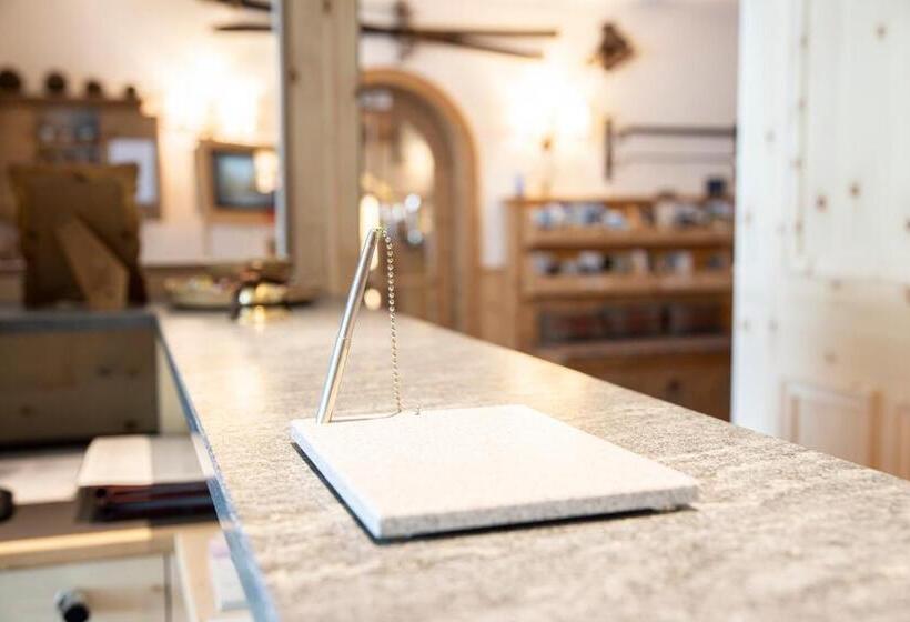 Отель Chesa Randolina