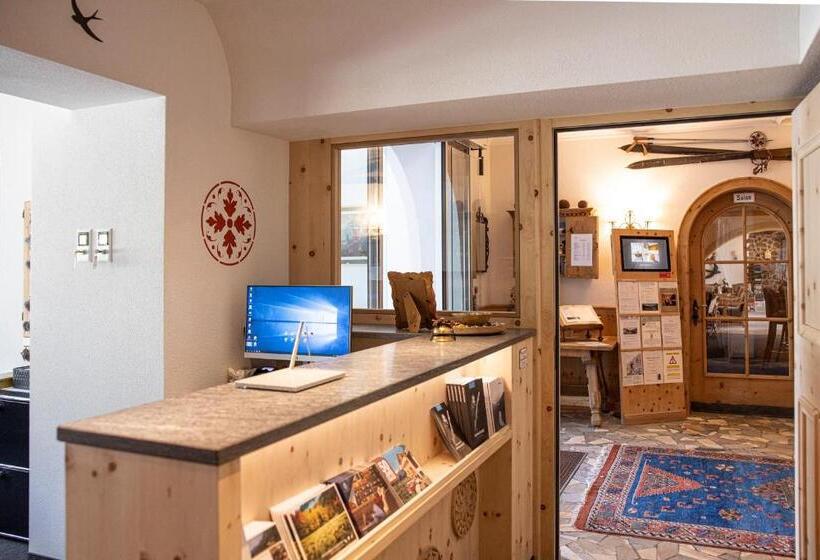 Отель Chesa Randolina