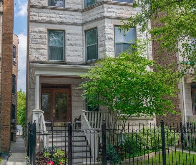 בית מלון כפרי Chicago Guest House Wrigleyville