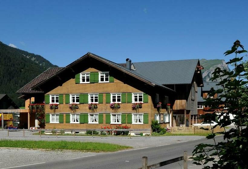 Отель Ferienbauernhof Erath
