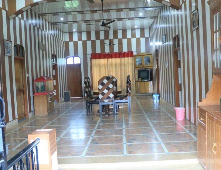 호텔 Corbett Atulyam Home Stay