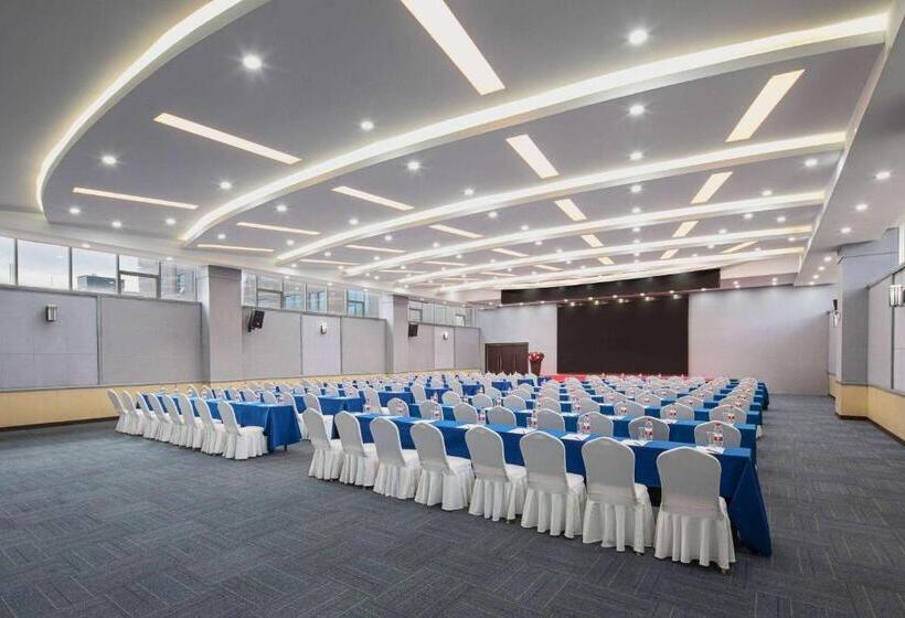 هتل Hawthorn By Wyndham Dali Erhai Park