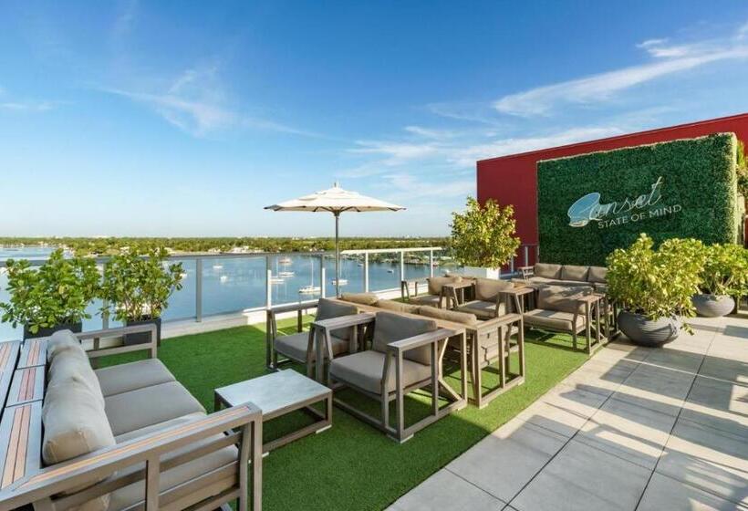 New! Beach Access With Rooftop Pool