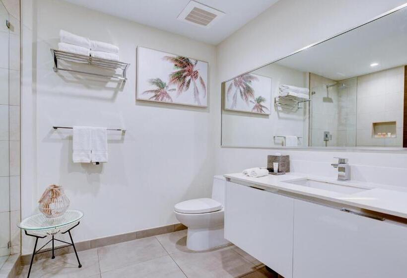 New! Beach Access With Rooftop Pool