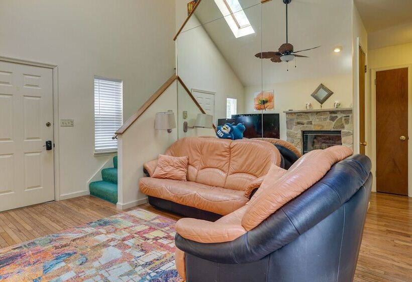 Fire Pit, Kayak & Gas Grill: Pocono Lake Home!