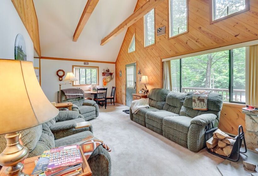 Lake Access & Decks: Pet Friendly Poconos Cabin!
