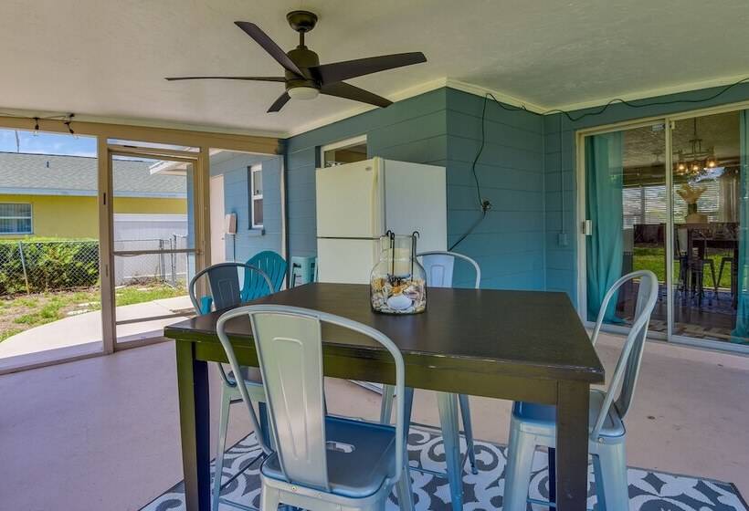 Sunny Home W/ Yard ~ 7 Mi To Anna Maria Island!