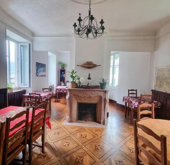 ユースホステル Auberge Du Crabère