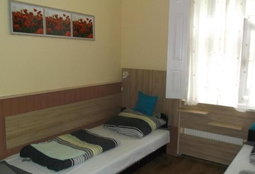 Bed and Breakfast Vali Vendégház