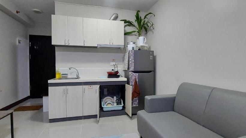 Dracarys Place 2 Condo With Balcony Unlimited Wifi Lapulapu City View
