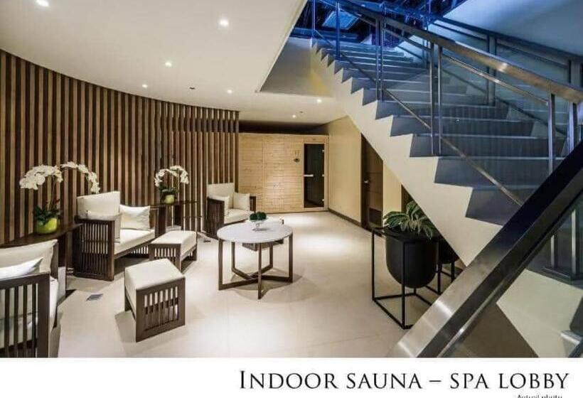 Eastwood Global Plaza Luxury Residences In 43rd Floor With City Sky View