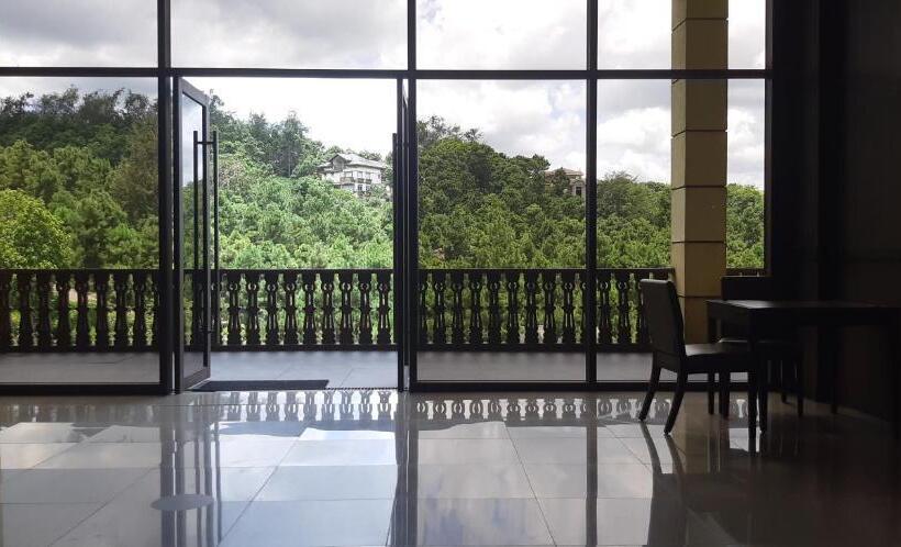 فندق Carol Crosswinds Tagaytay