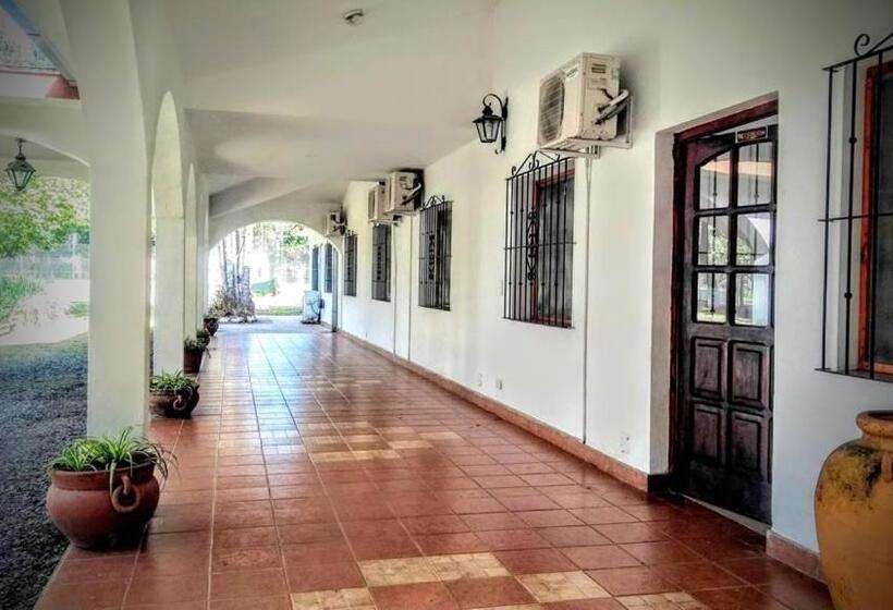 هتل El Portal De Cerrillos, Hostería De Campo