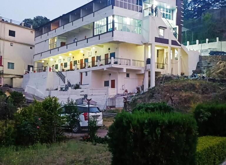 호텔 Grg Tribhuwan Ranikhet