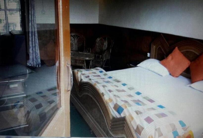 호텔 Grg Tribhuwan Ranikhet