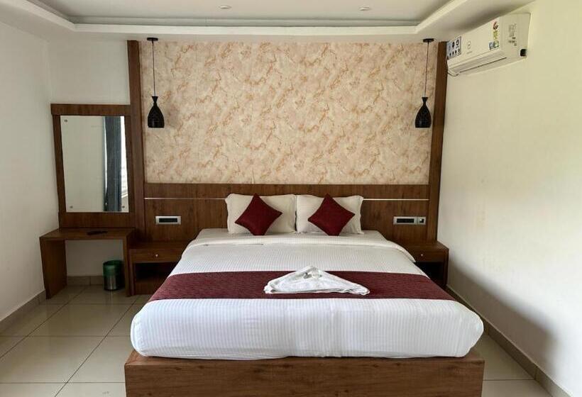 Memmsta Hotels   Munnar