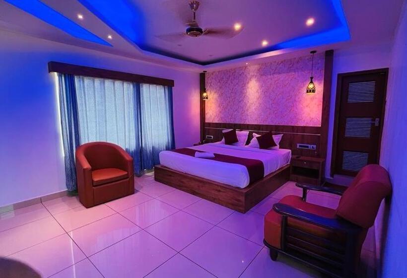 Memmsta Hotels   Munnar