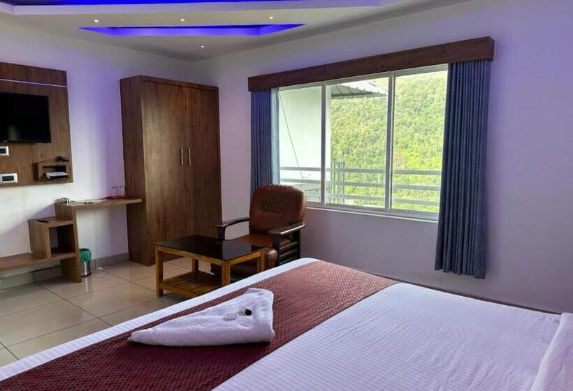 Memmsta Hotels   Munnar
