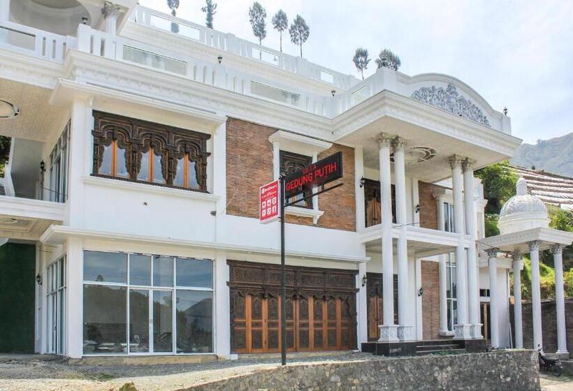 فندق Reddoorz Syariah Near Kawasan Wisata Gunung Prau Dieng