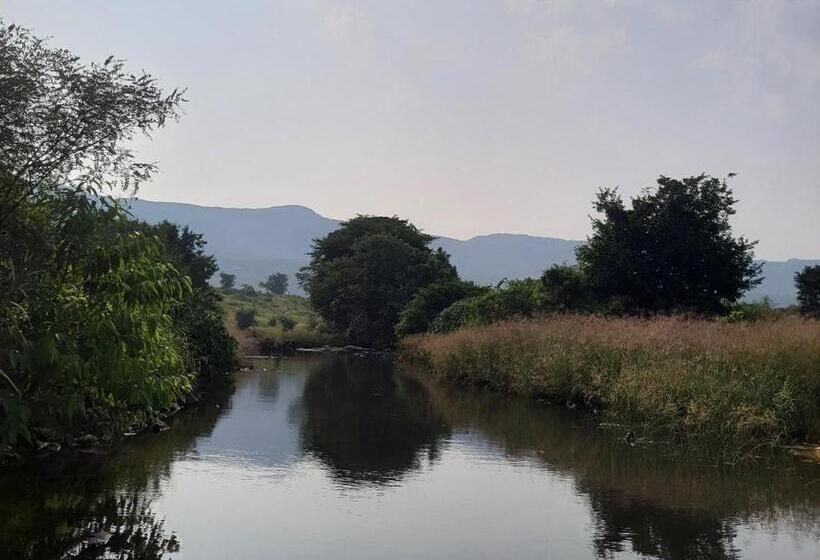 فندق Saifarm Resort Lonavala