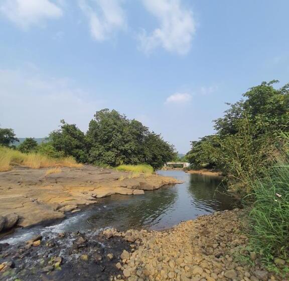 בית מלון כפרי Saifarm Resort Lonavala