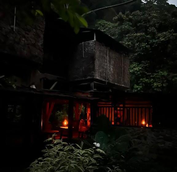 پانسیون Back To Nature Ecotourism