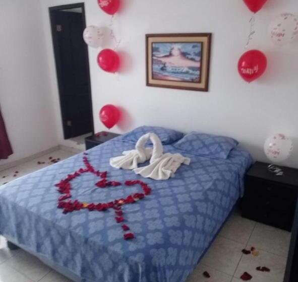 پانسیون Hostal Playa Imperial Manta