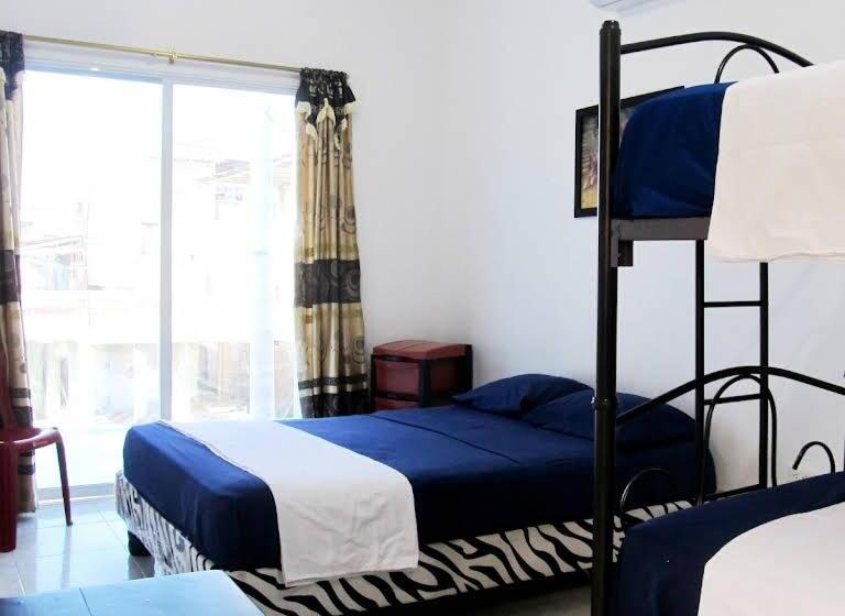 پانسیون Hostal Playa Imperial Manta