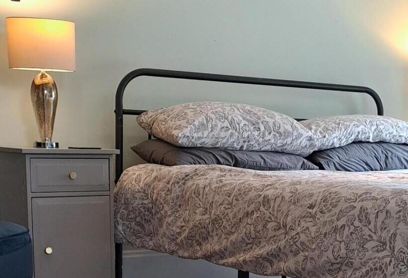 بنسيون Ash Rooms