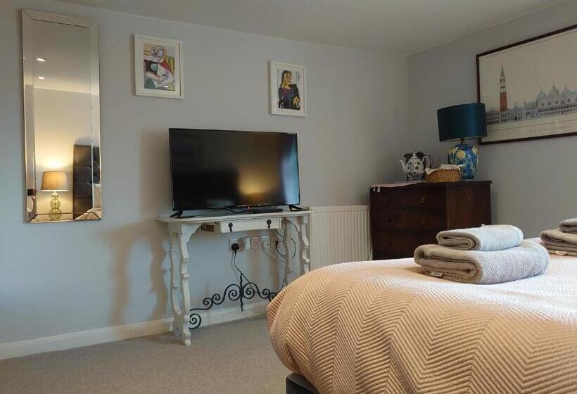 بنسيون Ash Rooms