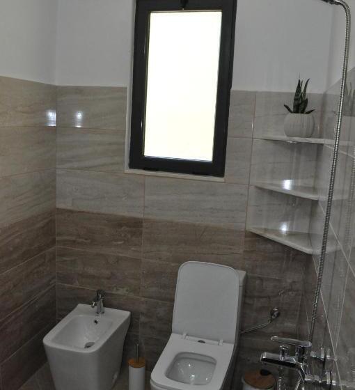 پانسیون Timber Guest House