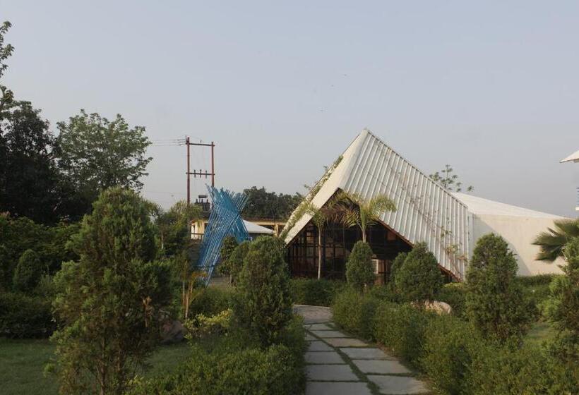 אתר נופש Justa Lazy Haven Corbett, Uttarakhand