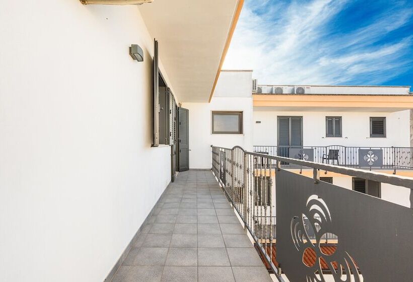 2889 B&b Terra Dei Fiori   Camera Tripla Con Balcone By Barbarhouse