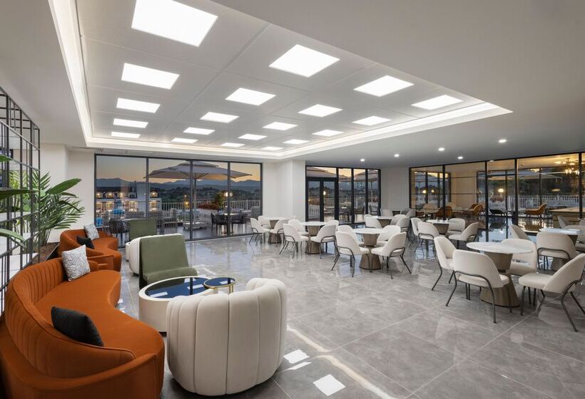Arcanus Hotels Trendline Side