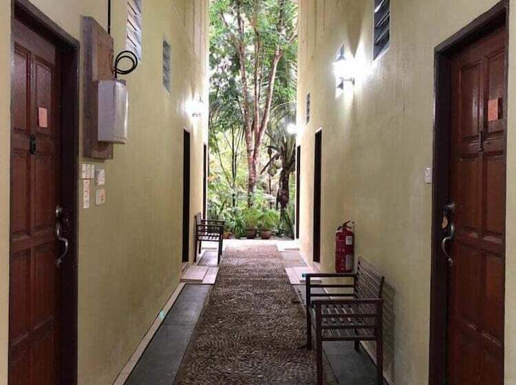 مبيت وإفطار Badul Homestay