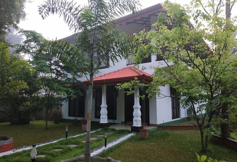 ベッドアンドブレックファースト Sigiriya Cashew Palace Resort