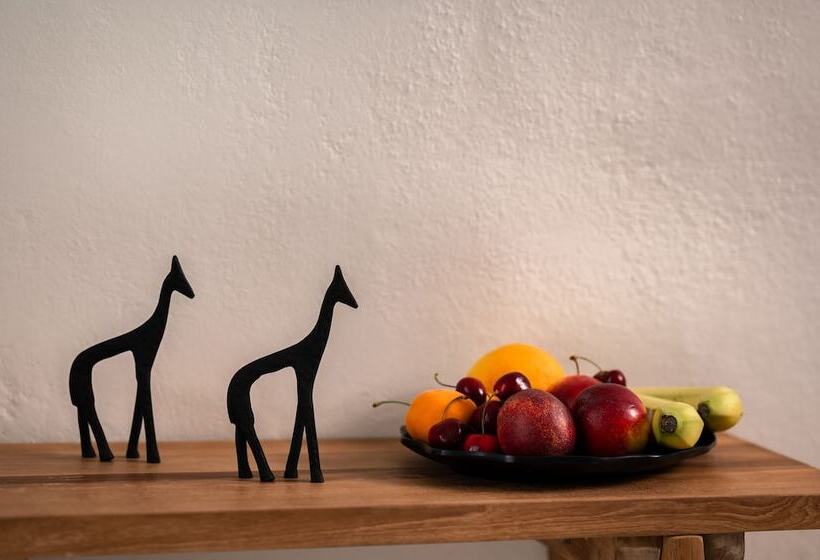 تختخواب و صبحانه Twentyone Suites