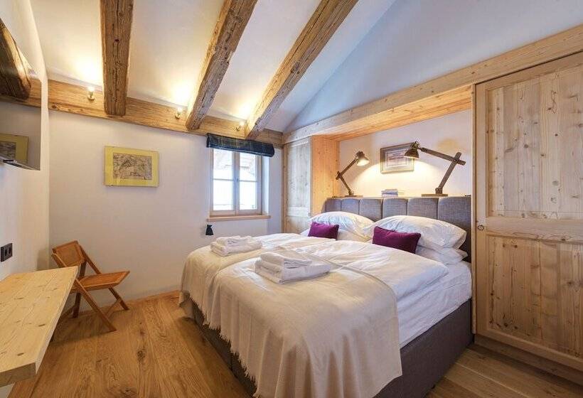 Chalet Silver Fox