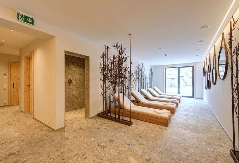 Chalet Silver Fox