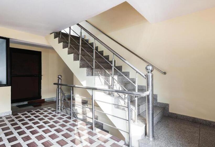 Отель Collection O Chand Regency