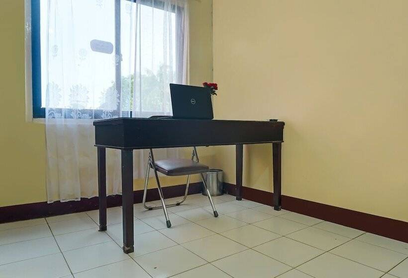 هتل Spot On 92466 Adam Kost Syariahnearwisata Jembatan Barito