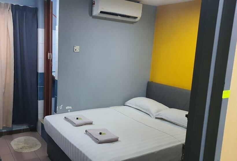 فندق Two Two Inn By Oyo