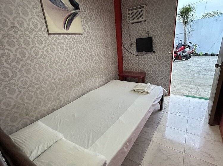 مُتل Happy Inn Pension House
